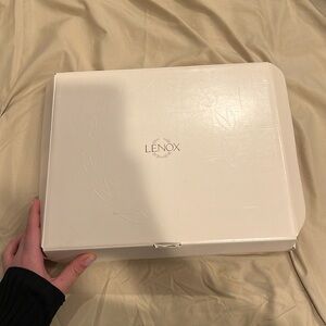 NWOT LENOX PICTURE FRAME IN BOX